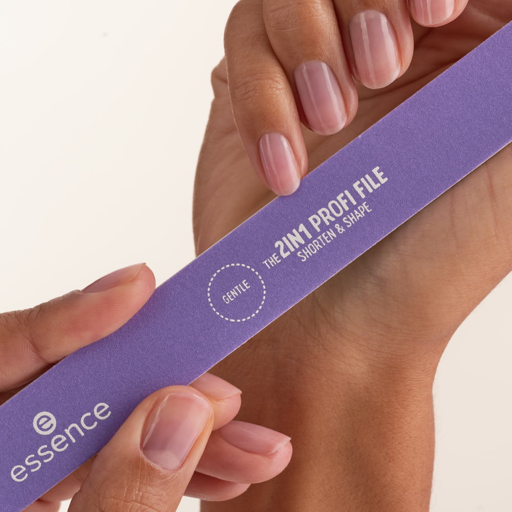 The 2 In 1 Profi File essence makeup