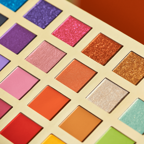 the art gallery eyeshadow & eyeliner palette