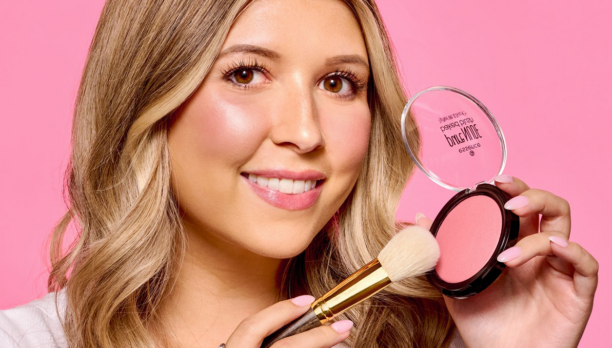 Beginner's Guide To Becoming a Makeup Artist – essence makeup