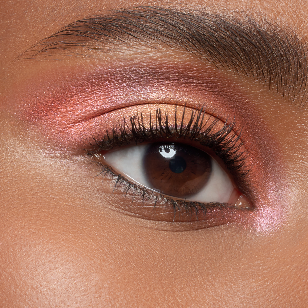 essence FEEL GOOD CLUB look set