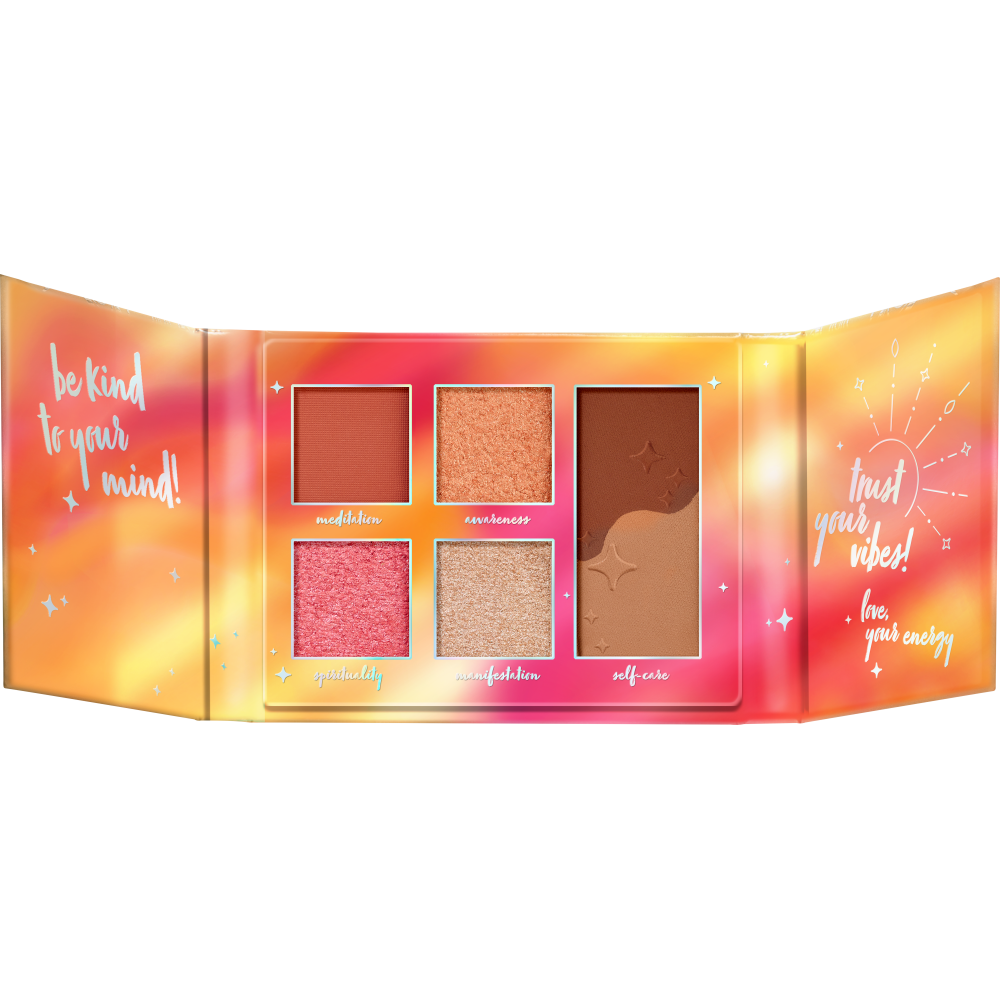 essence FEEL GOOD CLUB look set